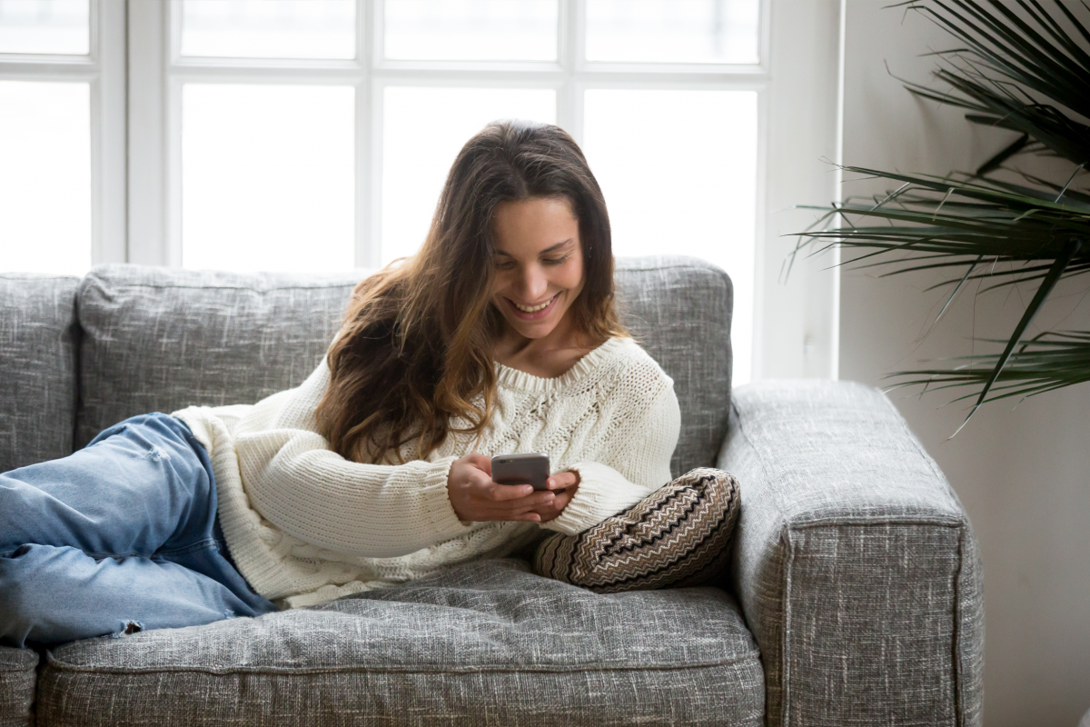 Bedienung der Raumtemperatur per Smartphone vom Sofa aus